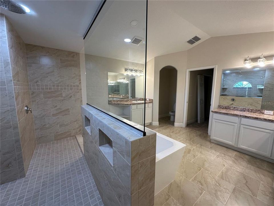 For Rent: $3,750 (4 beds, 3 baths, 3543 Square Feet)
