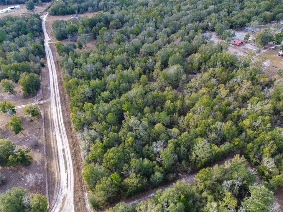 На продажу: $139,900 (10.03 acres)