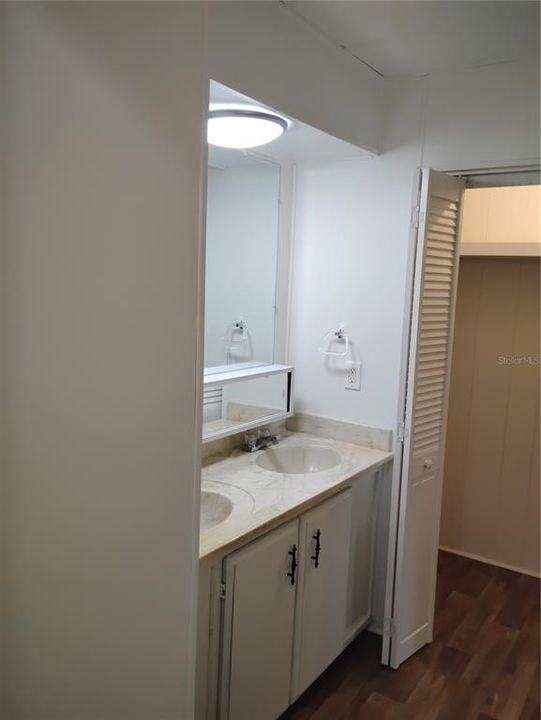 Active With Contract: $200,000 (2 beds, 2 baths, 1440 Square Feet)