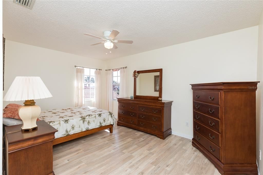 For Sale: $495,000 (3 beds, 2 baths, 1909 Square Feet)