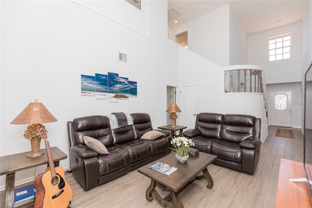 For Sale: $495,000 (3 beds, 2 baths, 1909 Square Feet)