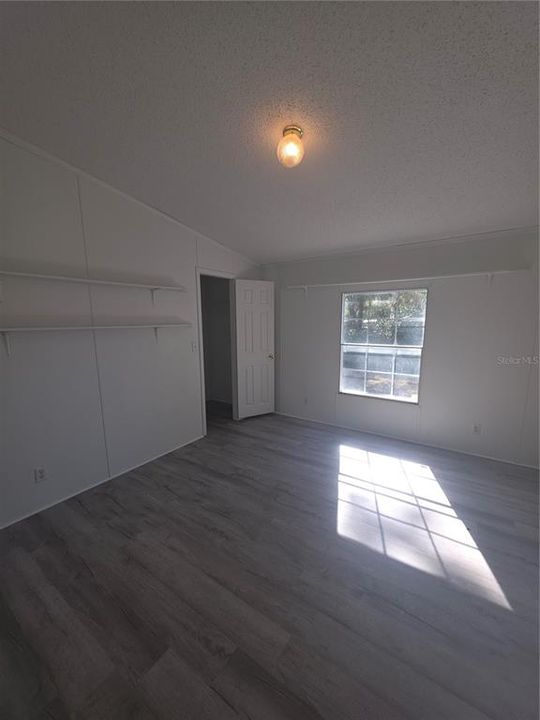 Activo con contrato: $254,500 (3 camas, 2 baños, 1560 Pies cuadrados)
