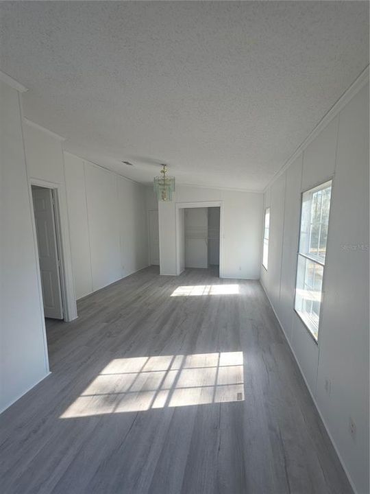 Activo con contrato: $254,500 (3 camas, 2 baños, 1560 Pies cuadrados)