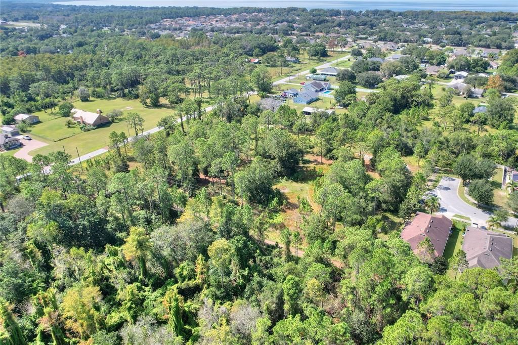 На продажу: $1,290,000 (2.77 acres)