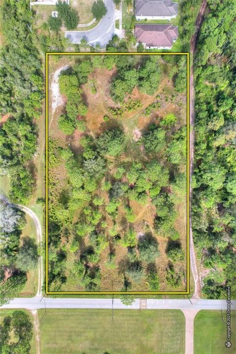 На продажу: $1,290,000 (2.77 acres)