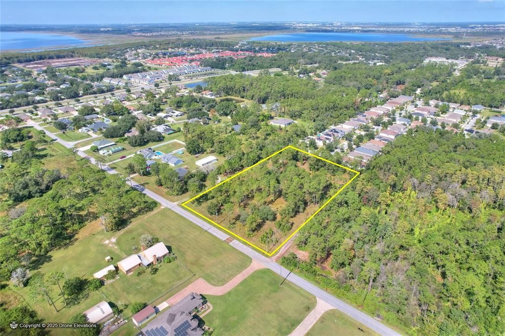 На продажу: $1,290,000 (2.77 acres)