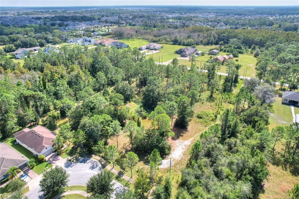 На продажу: $1,290,000 (2.77 acres)