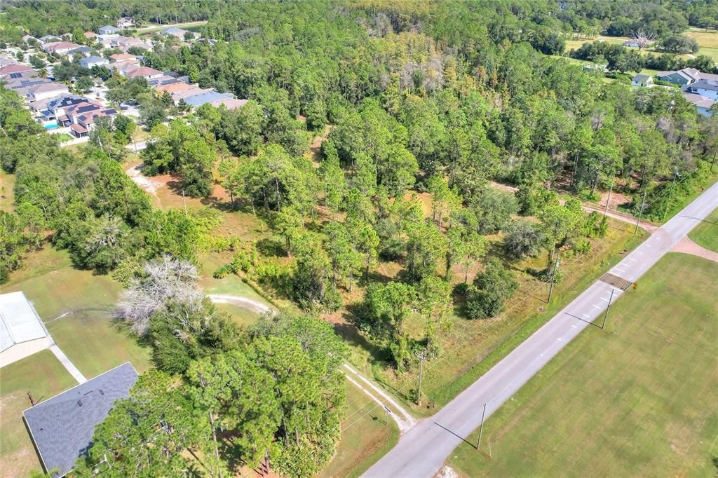 На продажу: $1,290,000 (2.77 acres)