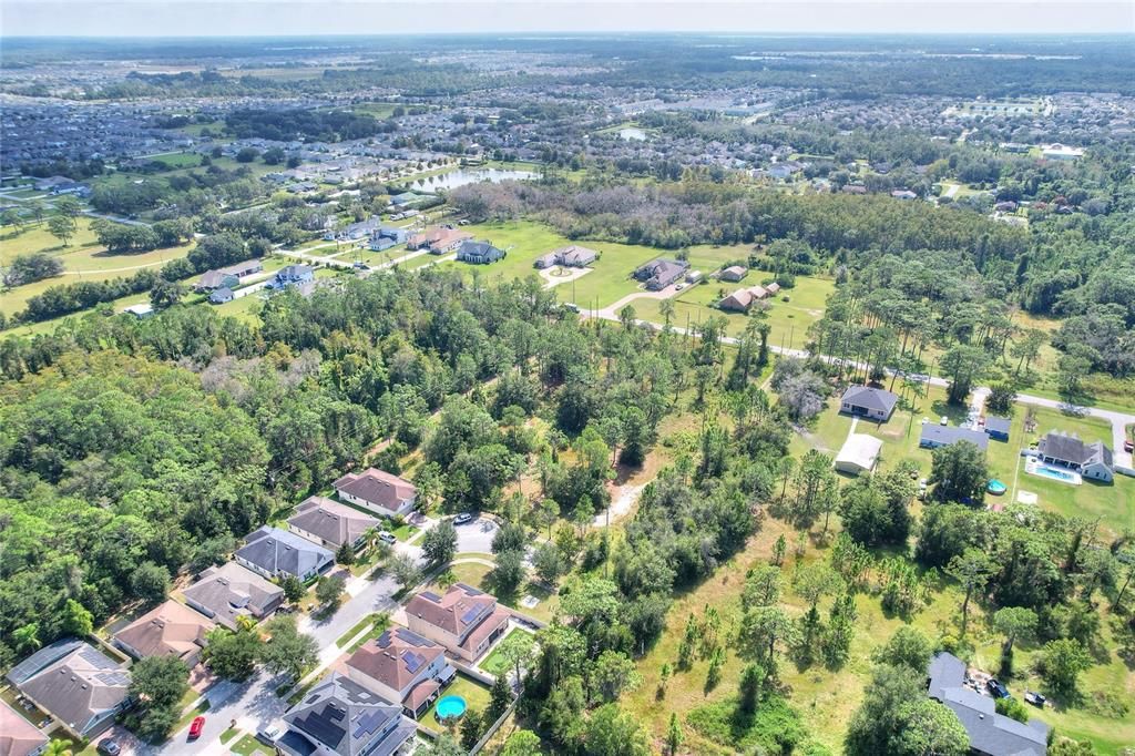 На продажу: $1,290,000 (2.77 acres)