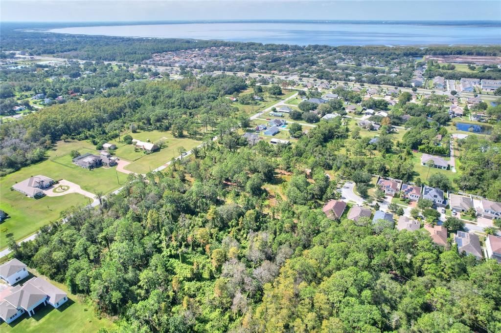 На продажу: $1,290,000 (2.77 acres)