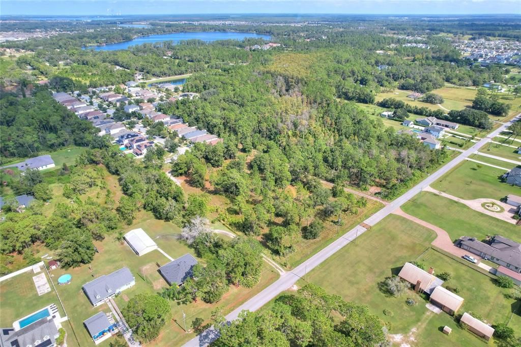 На продажу: $1,290,000 (2.77 acres)