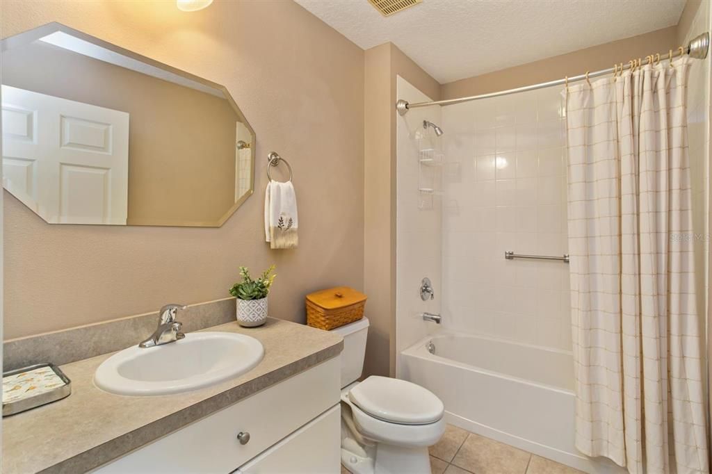 For Sale: $271,000 (3 beds, 2 baths, 1469 Square Feet)