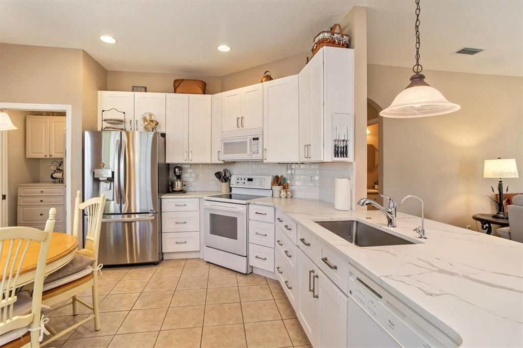 For Sale: $271,000 (3 beds, 2 baths, 1469 Square Feet)