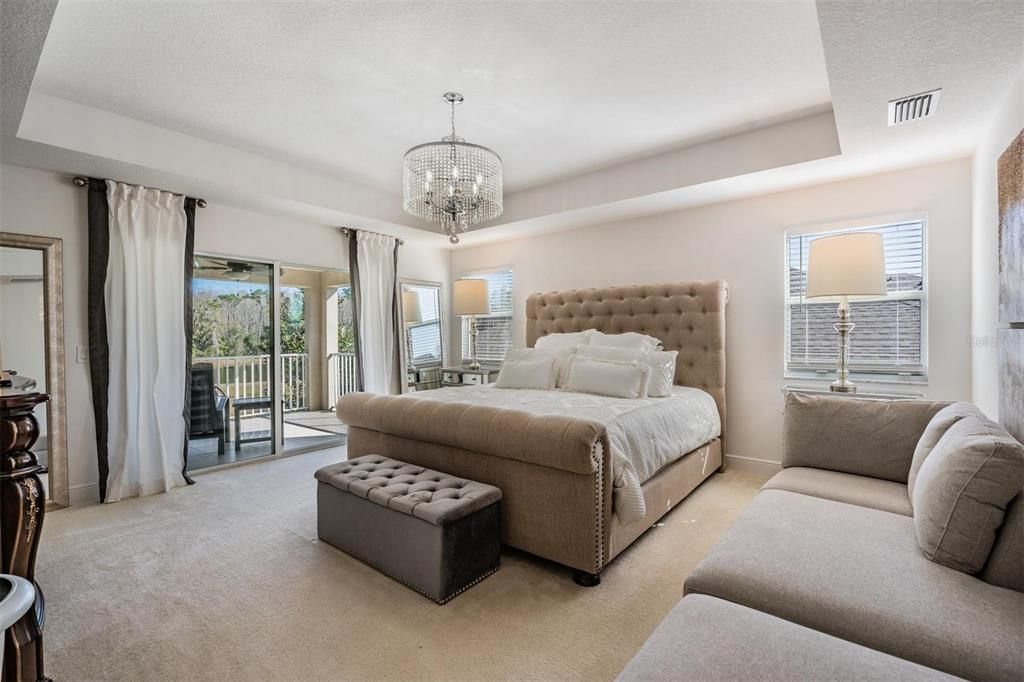 Activo con contrato: $659,900 (5 camas, 4 baños, 3663 Pies cuadrados)