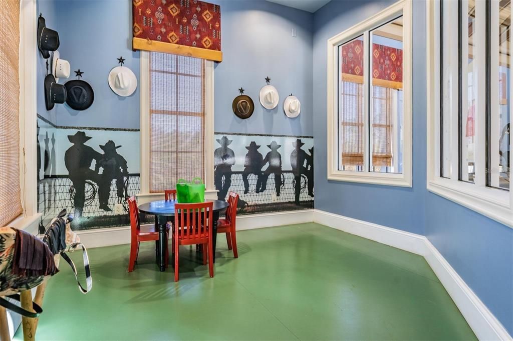 Activo con contrato: $659,900 (5 camas, 4 baños, 3663 Pies cuadrados)