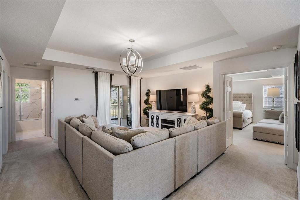 Activo con contrato: $659,900 (5 camas, 4 baños, 3663 Pies cuadrados)