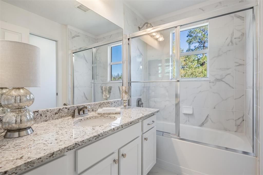 Activo con contrato: $659,900 (5 camas, 4 baños, 3663 Pies cuadrados)