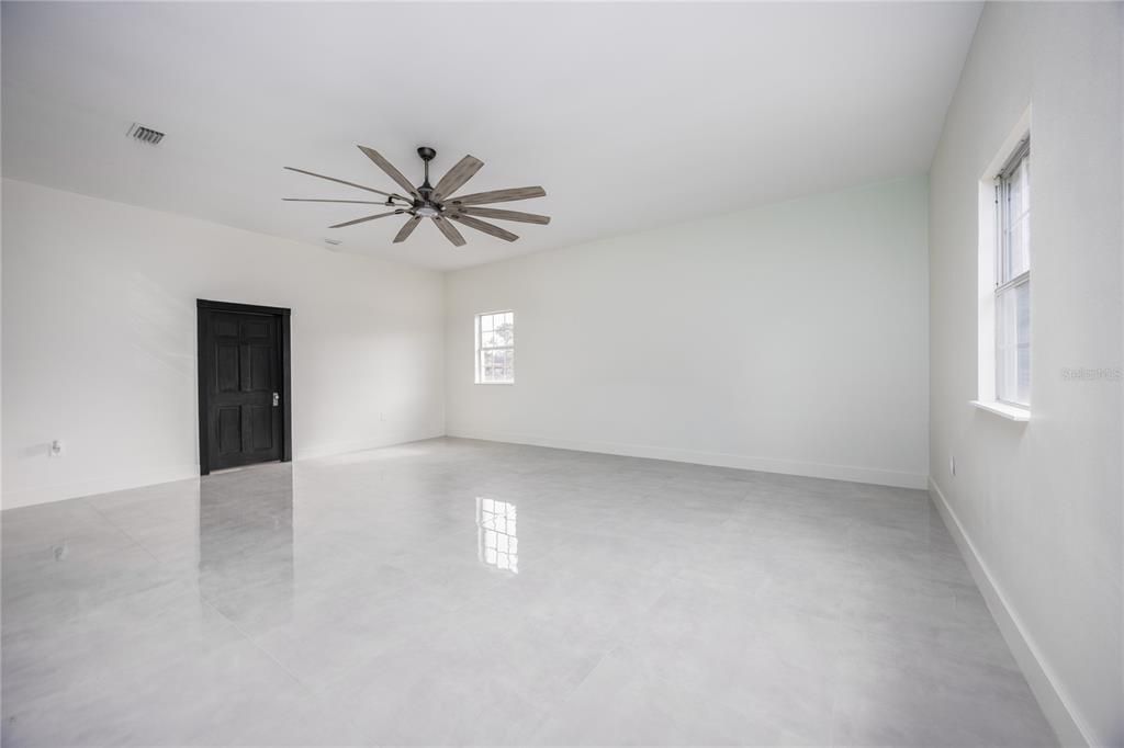 For Sale: $790,000 (4 beds, 3 baths, 5160 Square Feet)
