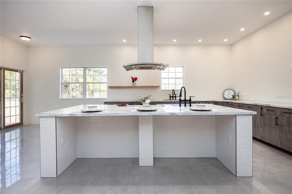 For Sale: $790,000 (4 beds, 3 baths, 5160 Square Feet)