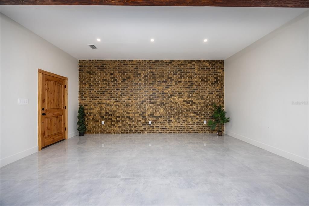 For Sale: $790,000 (4 beds, 3 baths, 5160 Square Feet)