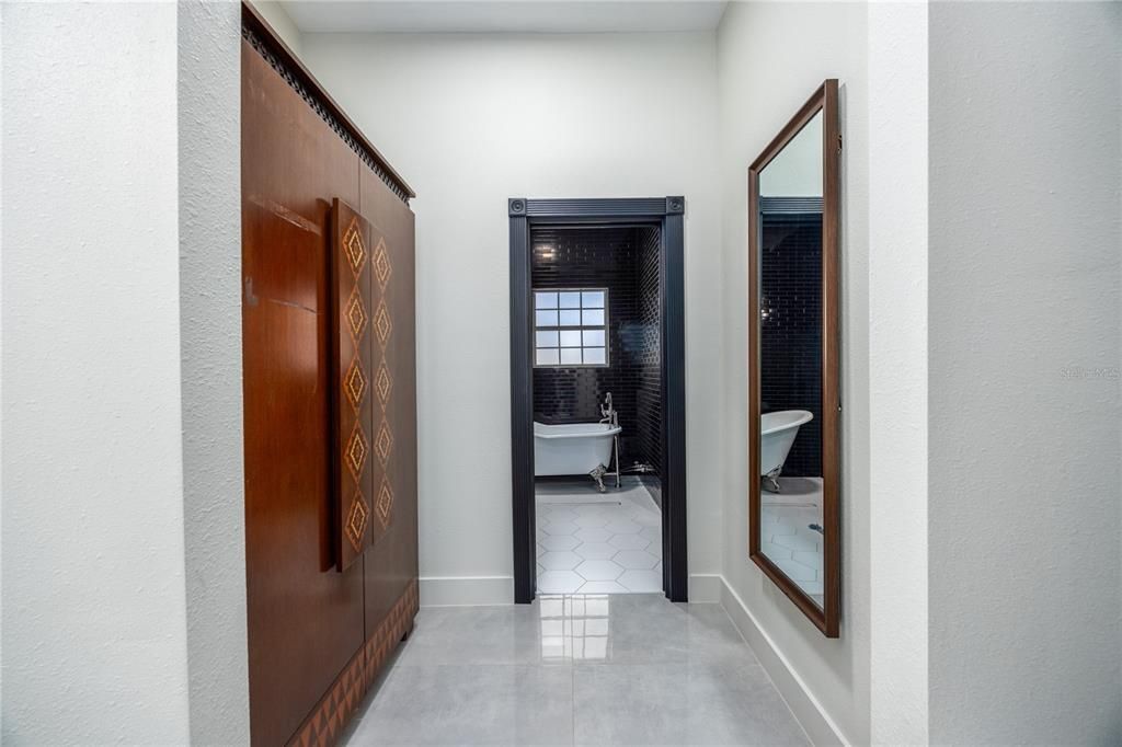 For Sale: $790,000 (4 beds, 3 baths, 5160 Square Feet)