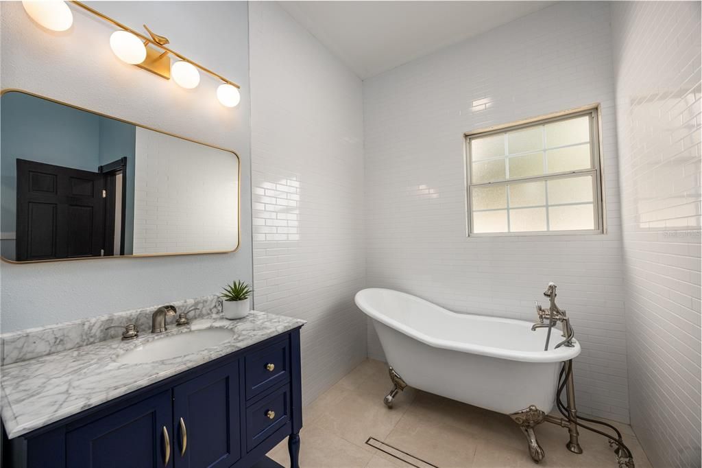 For Sale: $790,000 (4 beds, 3 baths, 5160 Square Feet)