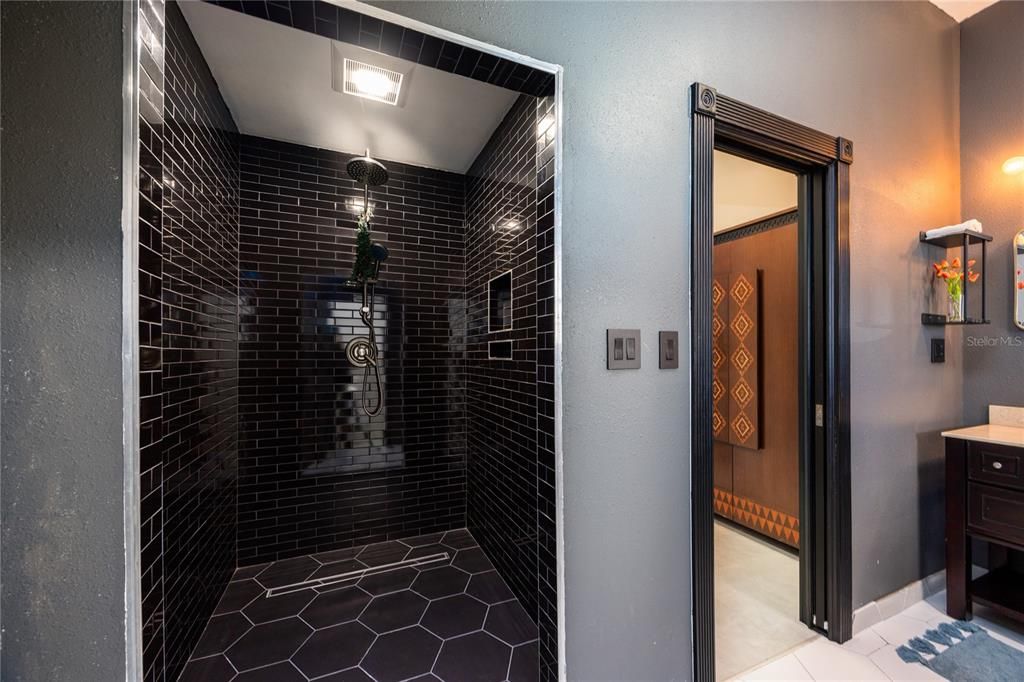 For Sale: $790,000 (4 beds, 3 baths, 5160 Square Feet)