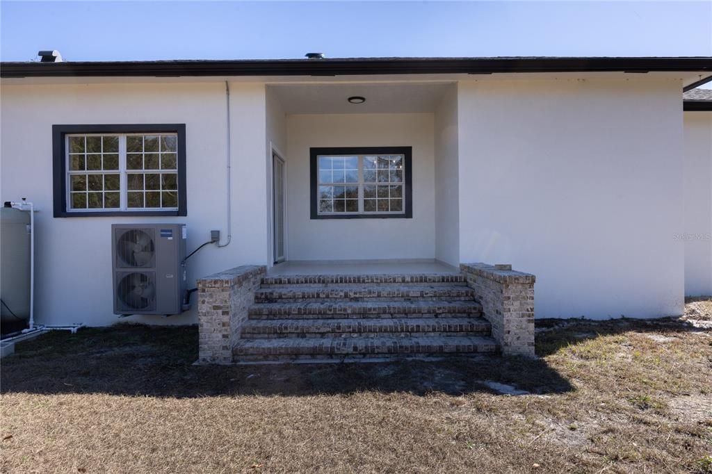 For Sale: $790,000 (4 beds, 3 baths, 5160 Square Feet)