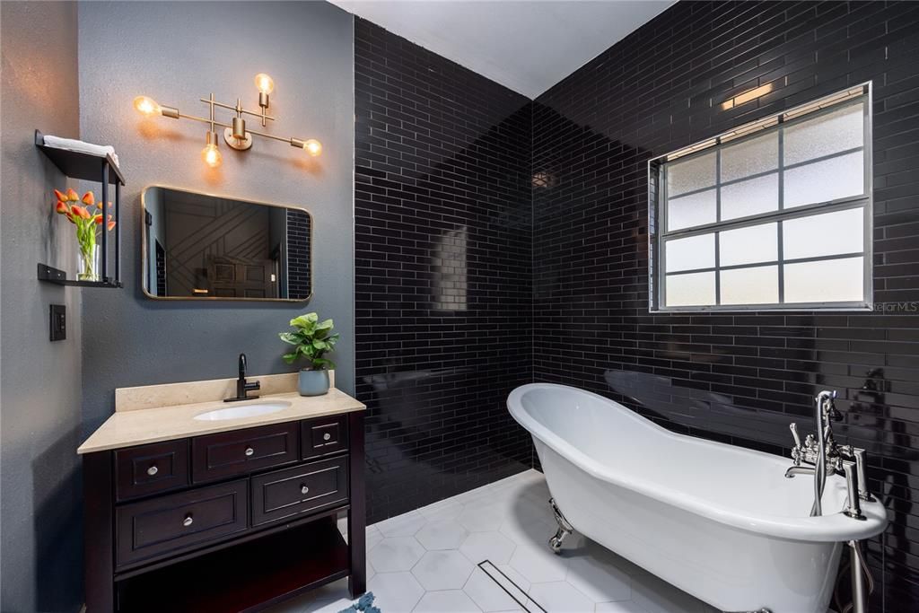 For Sale: $790,000 (4 beds, 3 baths, 5160 Square Feet)