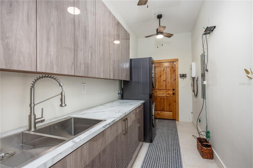 For Sale: $790,000 (4 beds, 3 baths, 5160 Square Feet)
