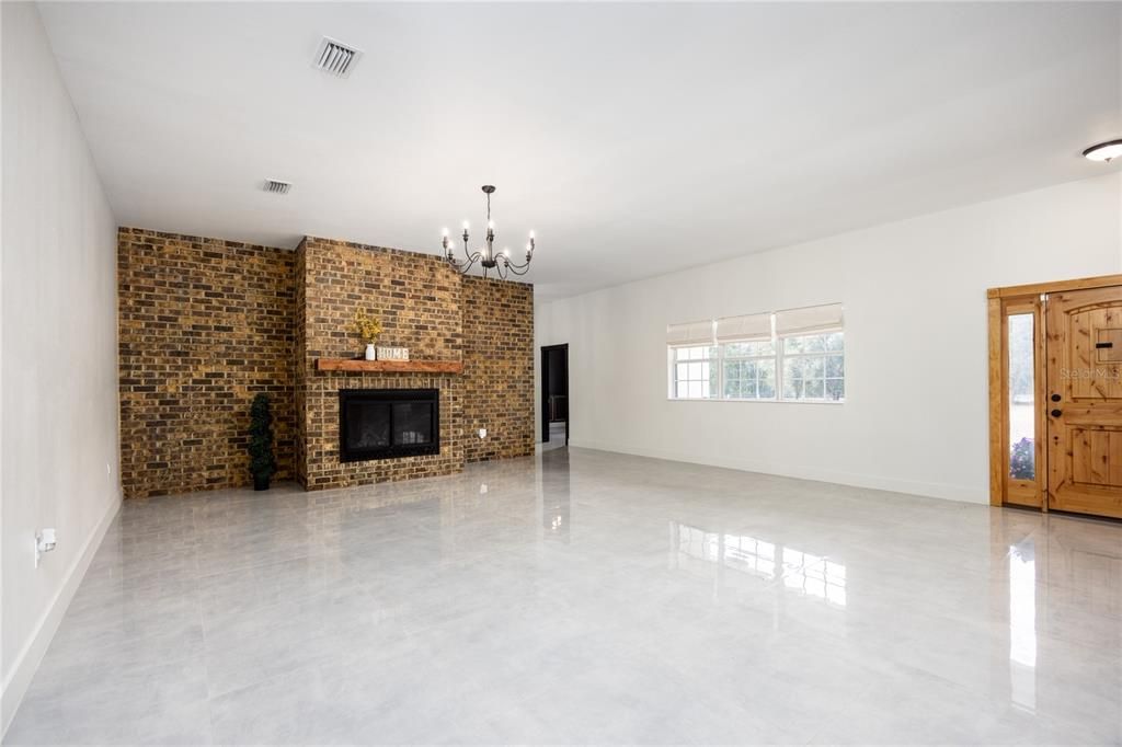 For Sale: $790,000 (4 beds, 3 baths, 5160 Square Feet)
