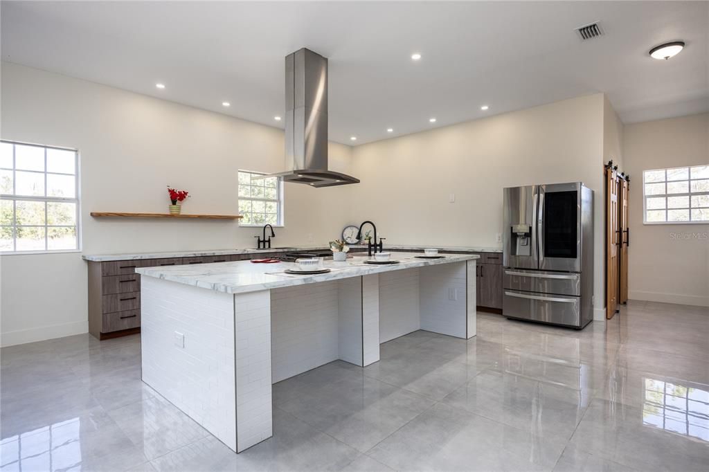 For Sale: $790,000 (4 beds, 3 baths, 5160 Square Feet)