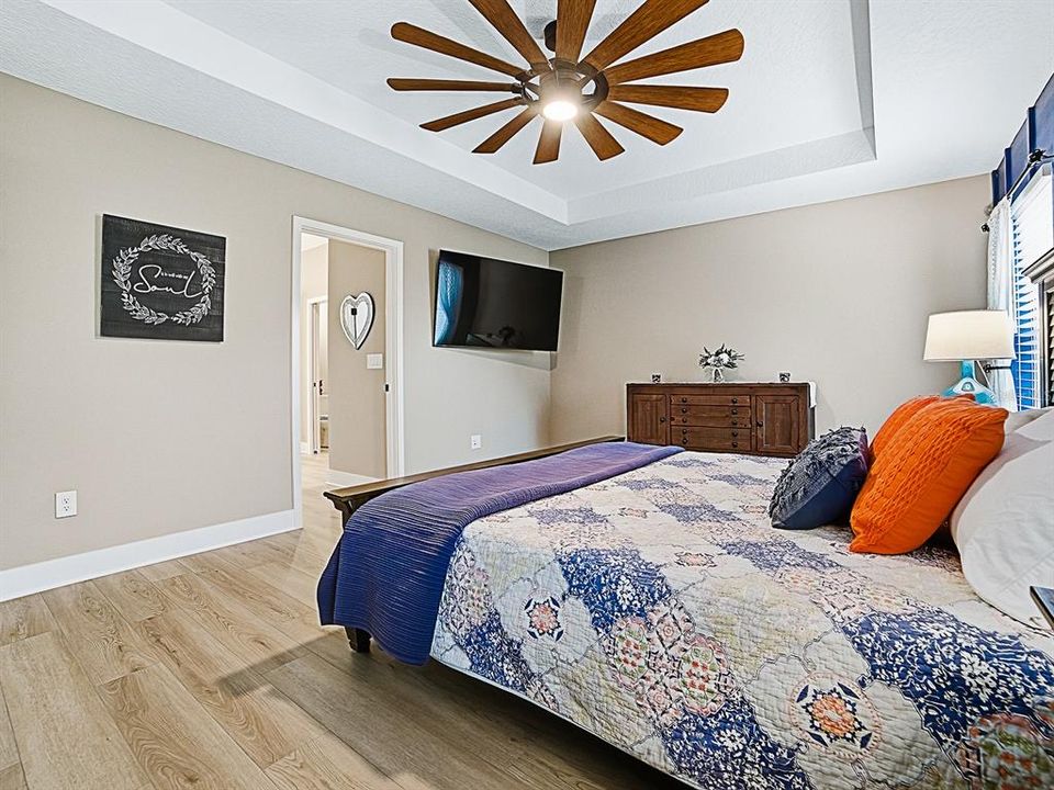 For Sale: $780,000 (3 beds, 2 baths, 1953 Square Feet)