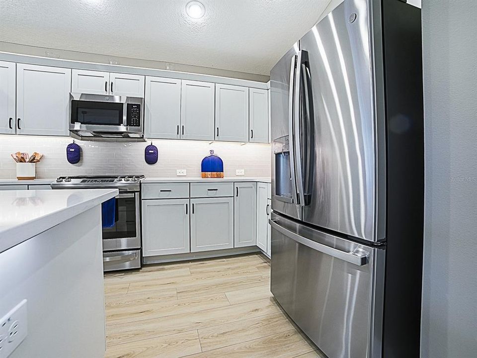 For Sale: $780,000 (3 beds, 2 baths, 1953 Square Feet)