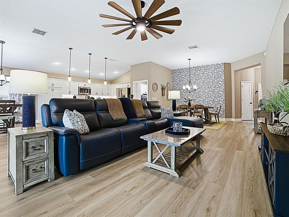 For Sale: $780,000 (3 beds, 2 baths, 1953 Square Feet)