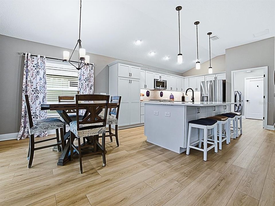 For Sale: $780,000 (3 beds, 2 baths, 1953 Square Feet)