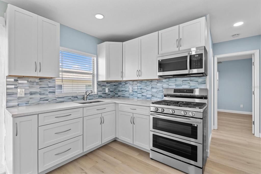 Под контрактом: $129,500 (1 спален, 1 ванн, 720 Квадратных фут)