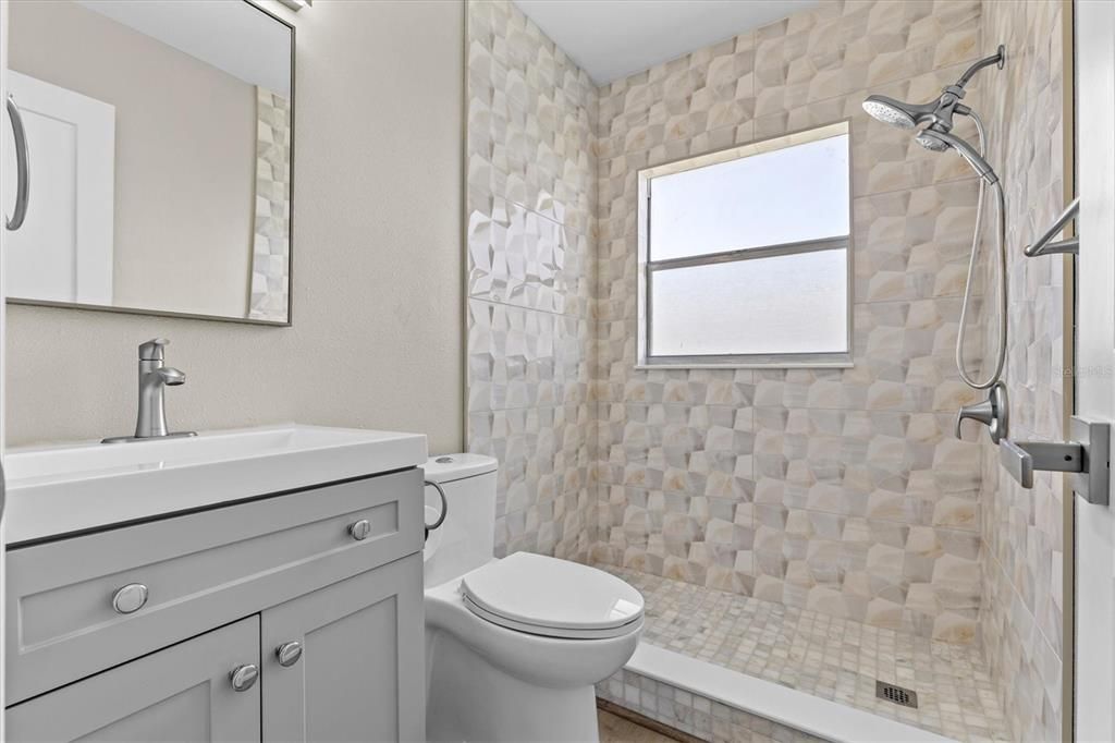 Под контрактом: $129,500 (1 спален, 1 ванн, 720 Квадратных фут)