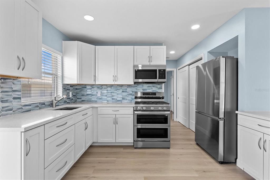 Под контрактом: $129,500 (1 спален, 1 ванн, 720 Квадратных фут)