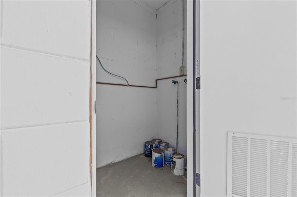 Под контрактом: $129,500 (1 спален, 1 ванн, 720 Квадратных фут)