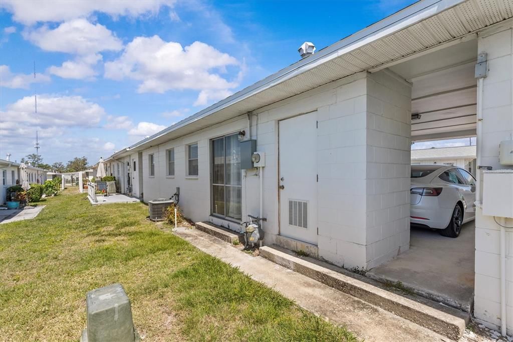 Под контрактом: $129,500 (1 спален, 1 ванн, 720 Квадратных фут)