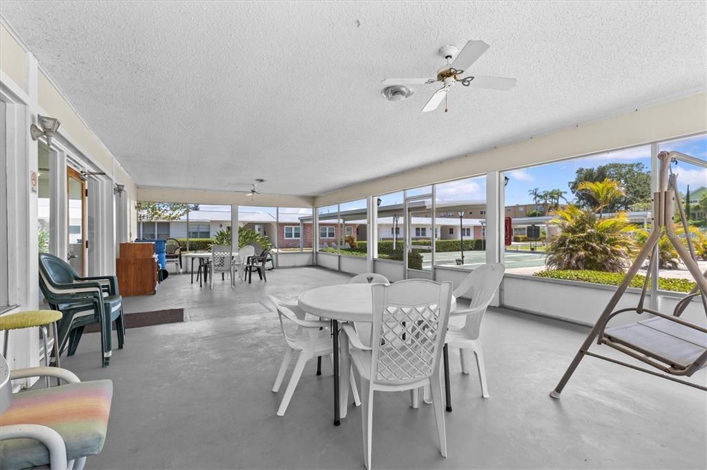 Под контрактом: $129,500 (1 спален, 1 ванн, 720 Квадратных фут)