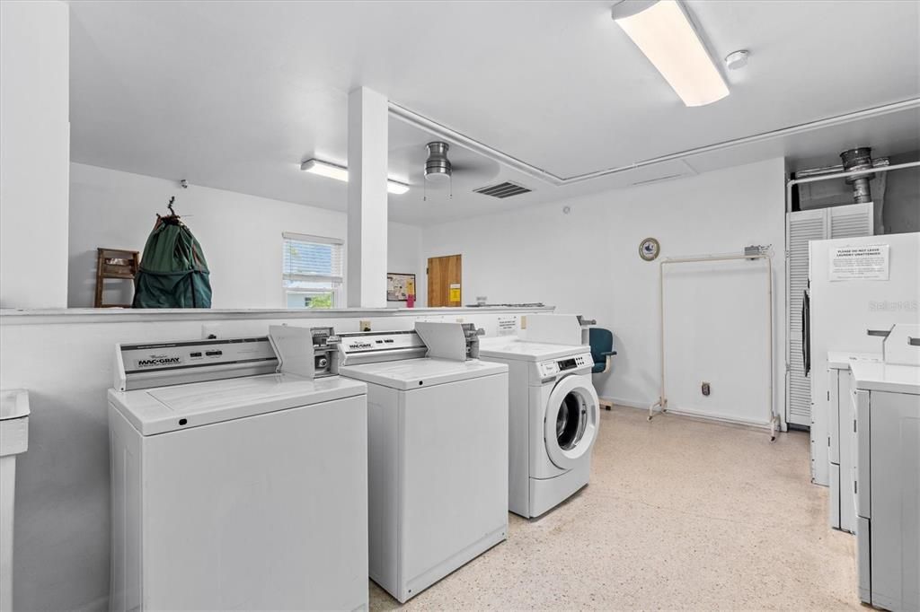 Под контрактом: $129,500 (1 спален, 1 ванн, 720 Квадратных фут)