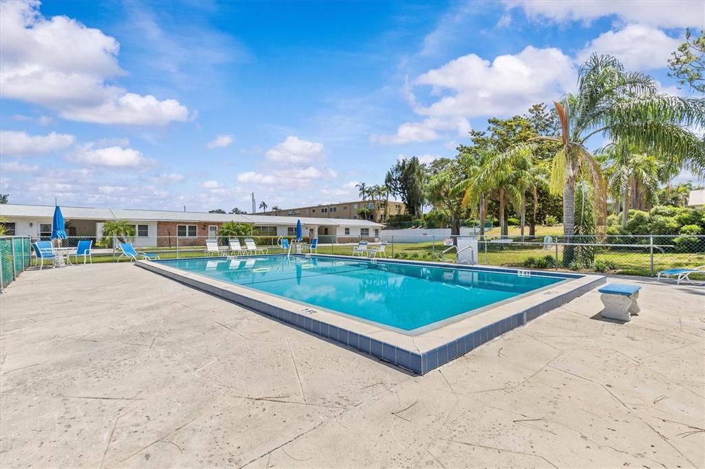 Под контрактом: $129,500 (1 спален, 1 ванн, 720 Квадратных фут)