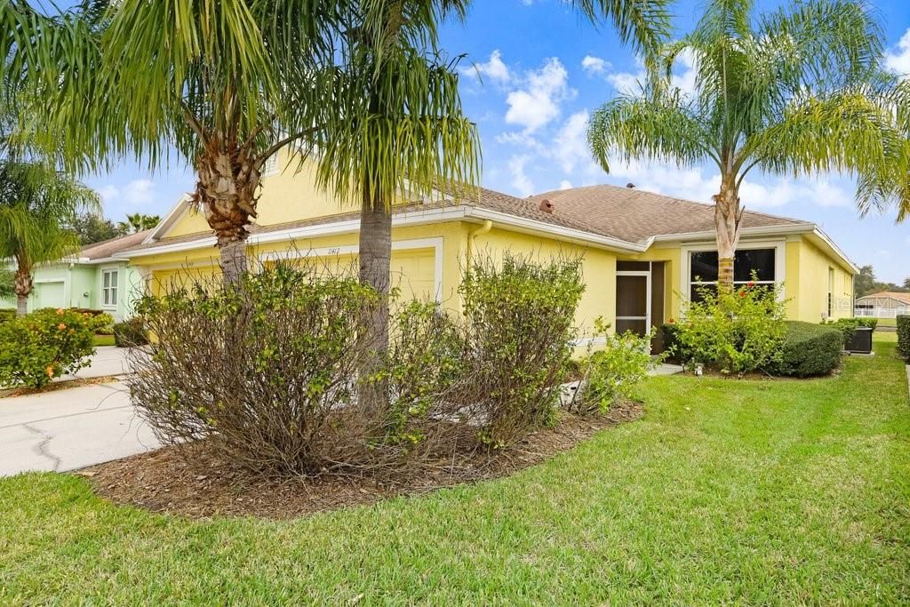 Active With Contract: $259,999 (2 beds, 2 baths, 1334 Square Feet)