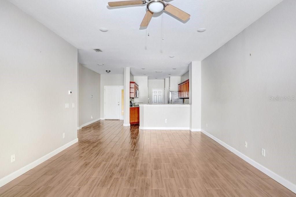 Active With Contract: $259,999 (2 beds, 2 baths, 1334 Square Feet)