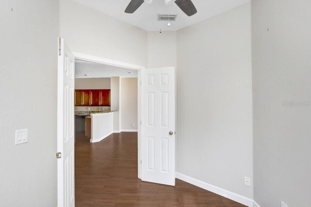 Active With Contract: $259,999 (2 beds, 2 baths, 1334 Square Feet)