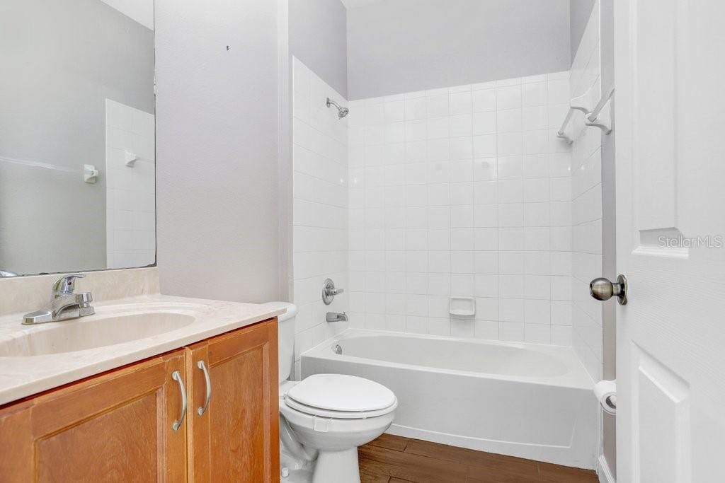 Active With Contract: $259,999 (2 beds, 2 baths, 1334 Square Feet)