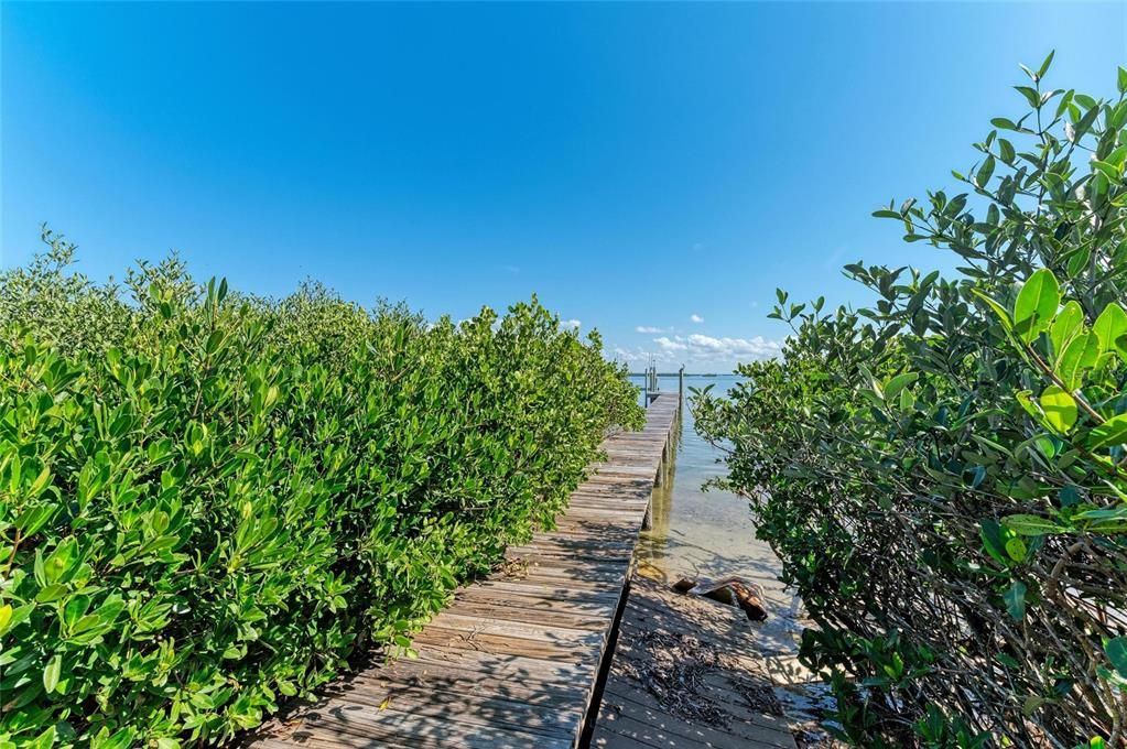 For Sale: $2,175,000 (3 beds, 2 baths, 1248 Square Feet)