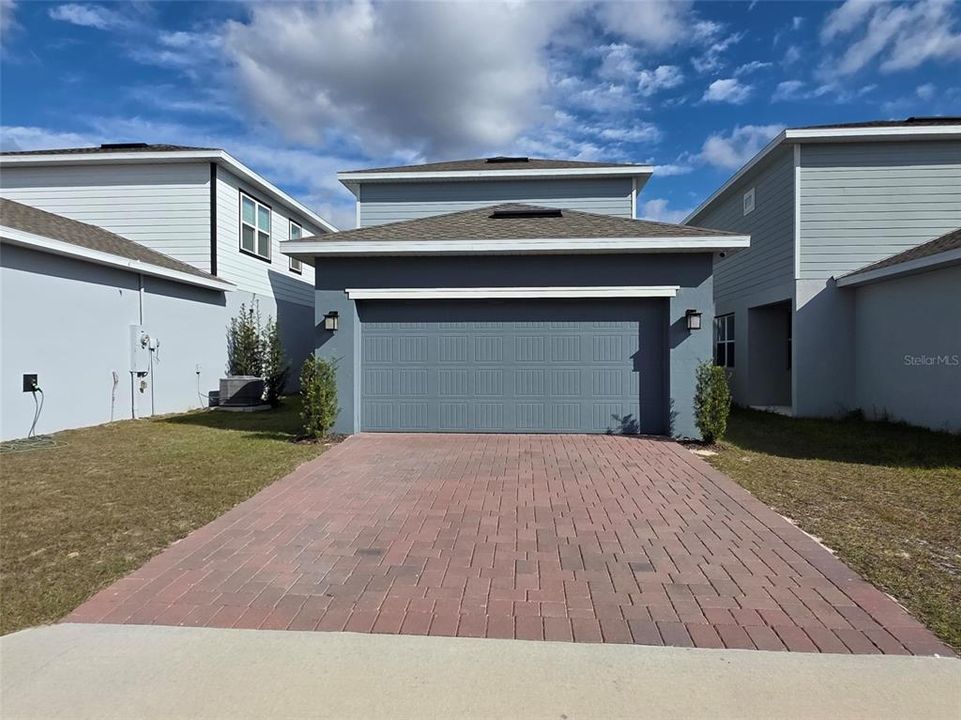 For Rent: $2,450 (3 beds, 2 baths, 1734 Square Feet)